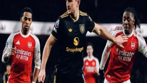 南京室内田径世锦赛：粟文三级跳远成功递补夺第五金